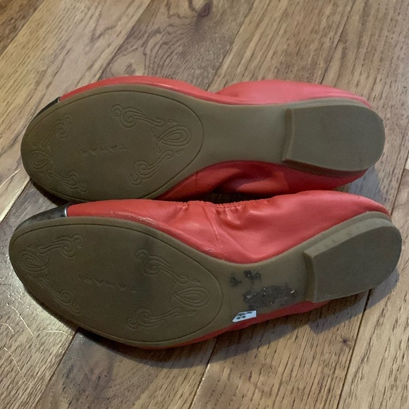 Tahari ballet flats - Picture 2 of 5